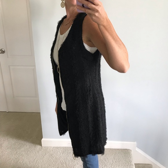 ♥️SIZE SMALL♥️Black, Long Fuzzy Eyelash Vest - Picture 3 of 6
